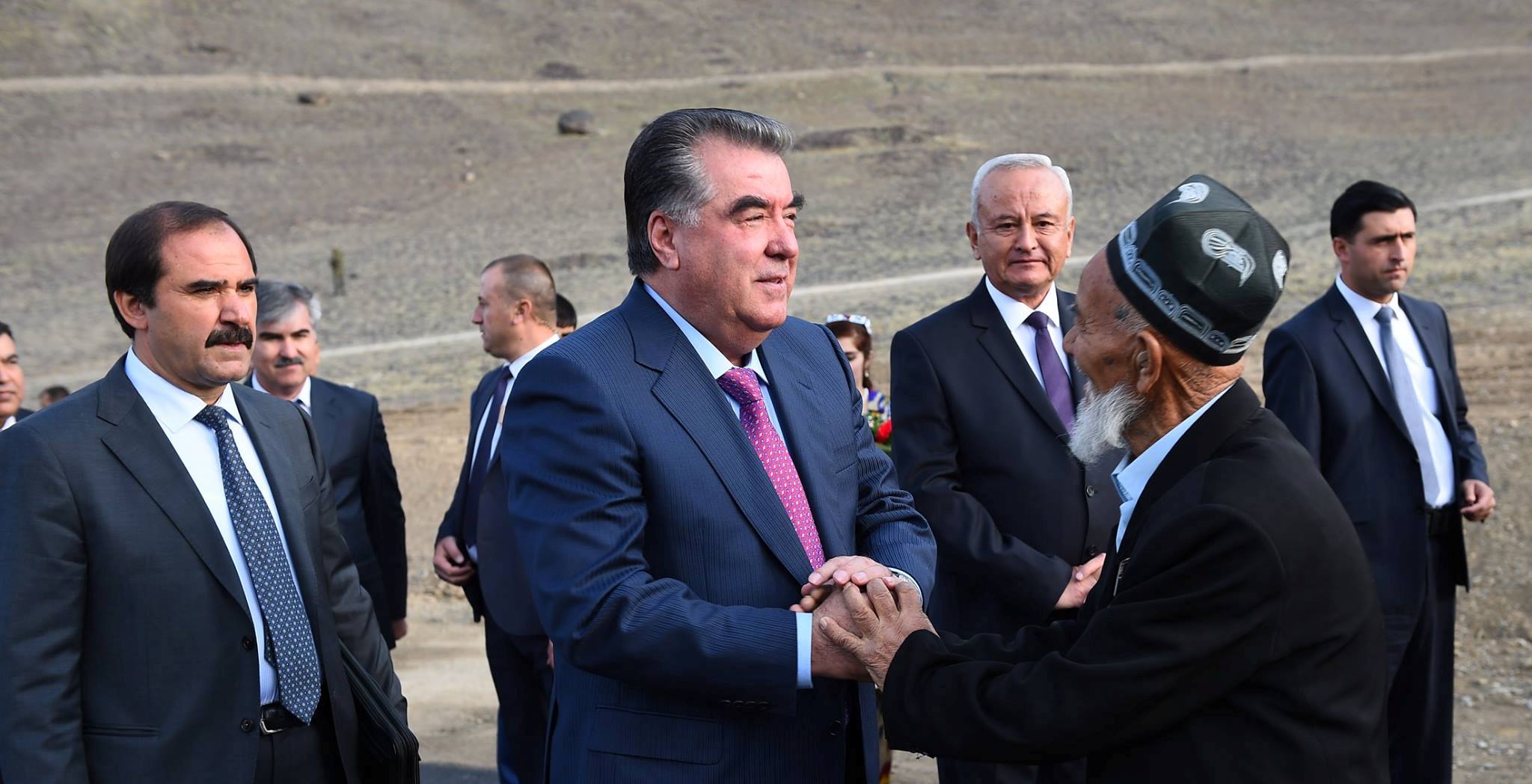 Зафаробод точикистон. Эмомали Рахмон. Эмомали Рахмон 1998. Охрана президента Таджикистана Эмомали Рахмон.