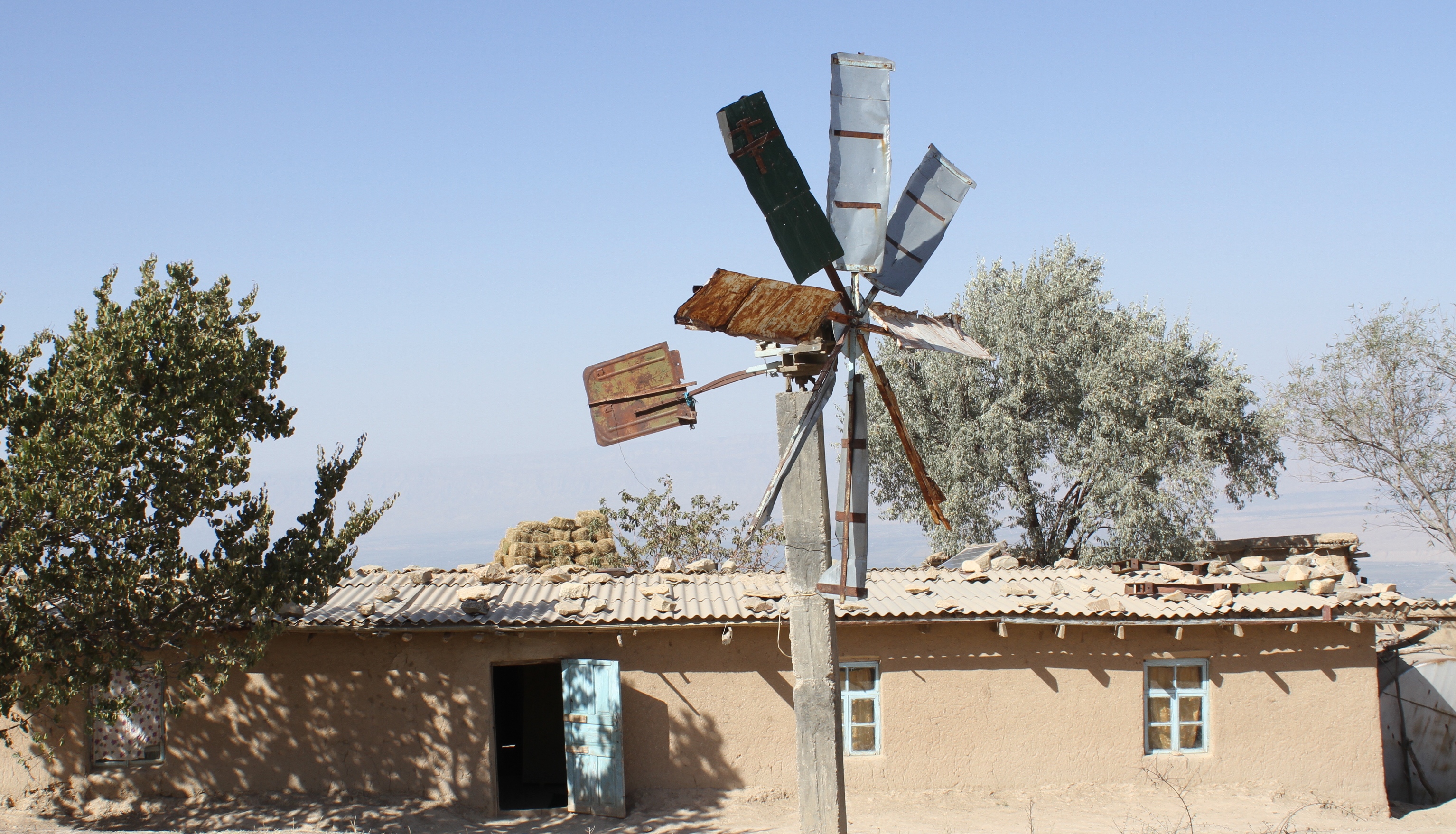 Провинция бадахшан афганистан. Дувалы жилище афганистан. Кишлак самара отмена. Кишлак самара отмена. Кишлак череповец.