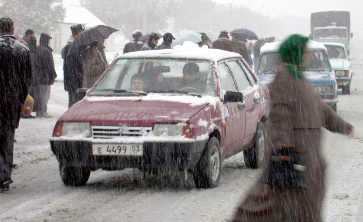 Точная погода душанбе сегодня. Дождь в Таджикистане. КЧС Таджикистана. Снег в Согдийской области. Похолодание в Душанбе.