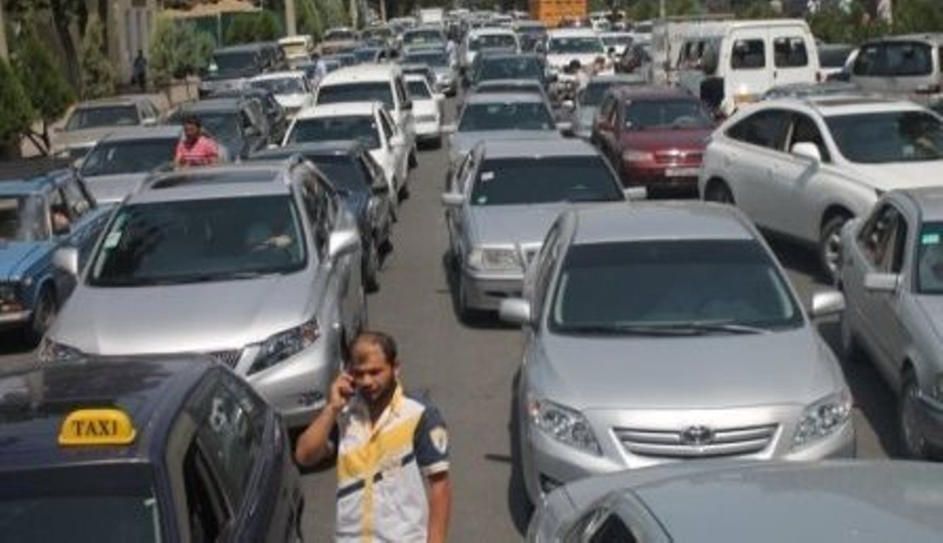 В Душанбе сегодня образовались километровые пробки на всех трассах города |  Новости Таджикистана ASIA-Plus