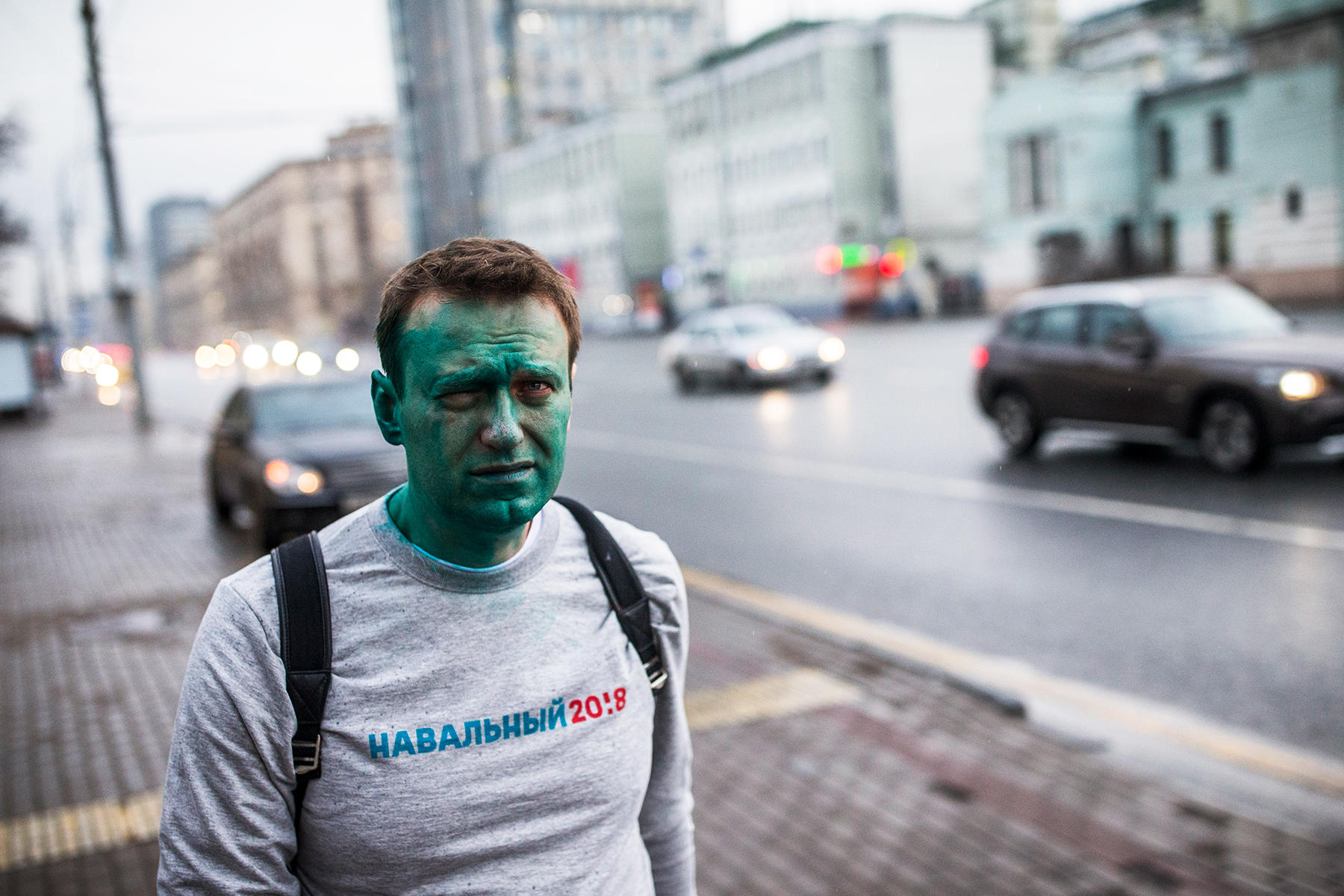 Зеленый украинец. Навального облили зелёнкой.