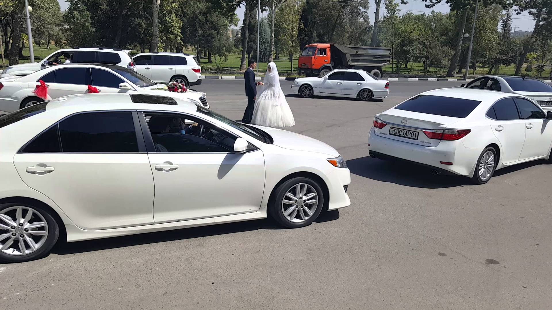 Свадебный кортеж в Душанбе