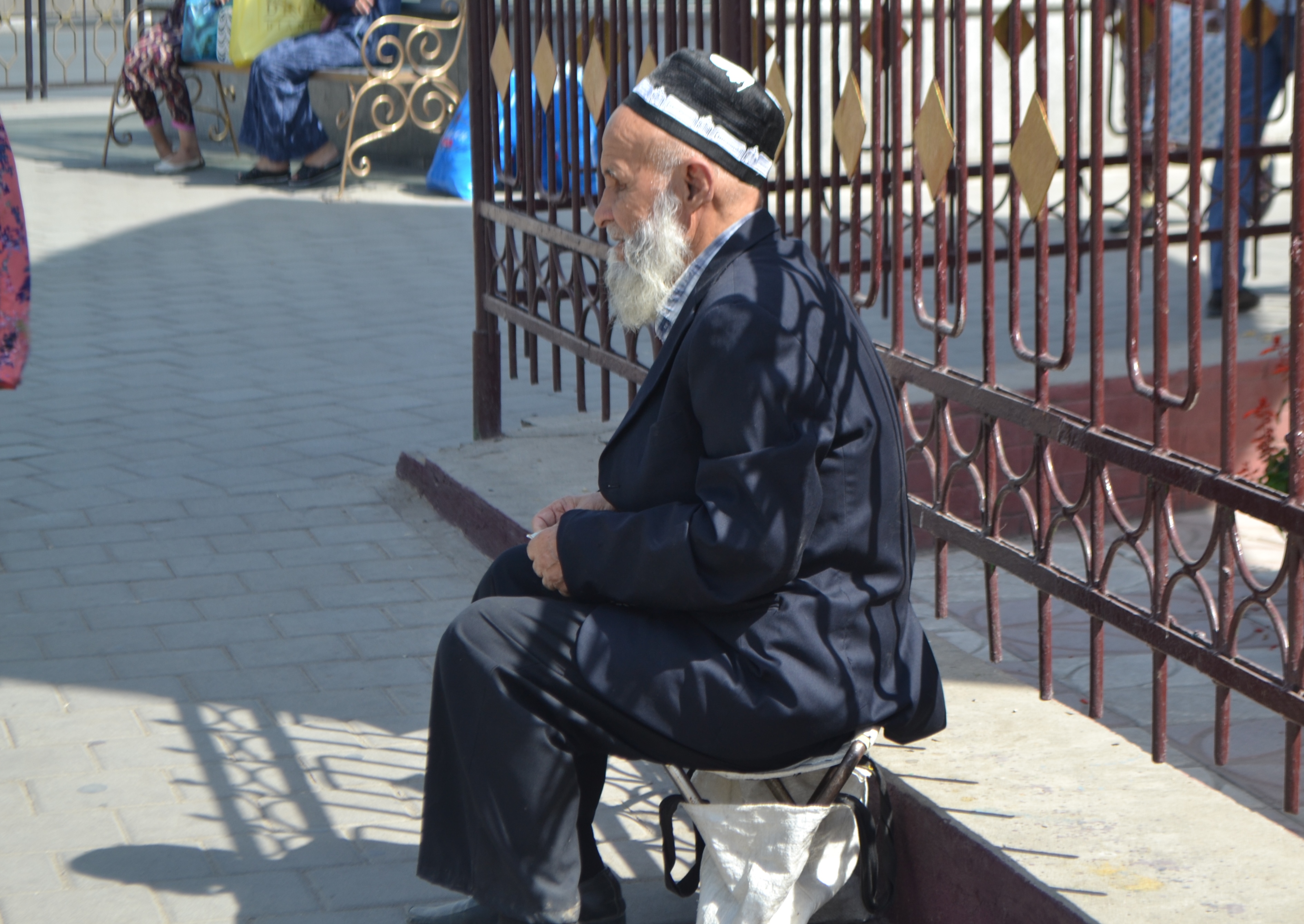 Таджики получают пенсию в россии. Пенсионеры Таджикистана. Пенсионеры Узбекистана. Пенсия в Таджикистане. Таджики пенсионеры.