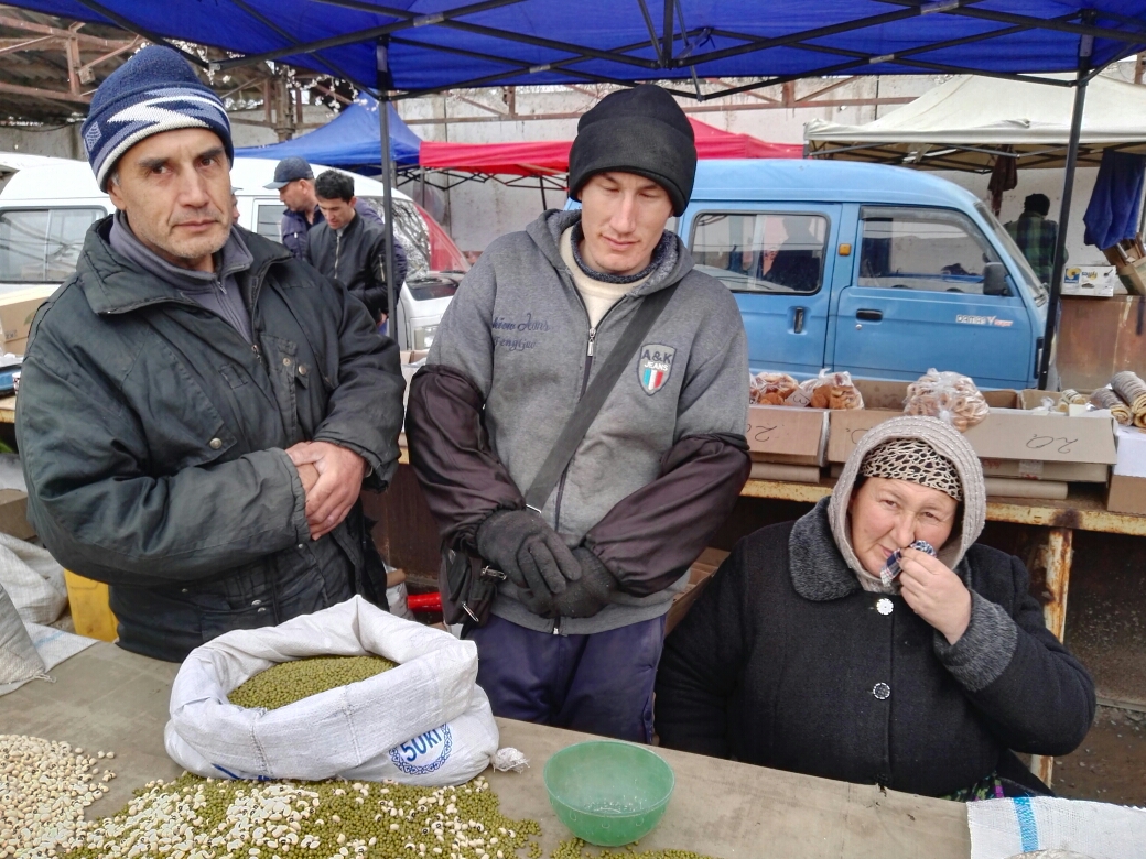 Что сейчас с таджиками в россии. Шемонаиха базар. Время в Таджикистане. Киргизия сегодня как живут. Сколько время в Таджикистане сейчас.