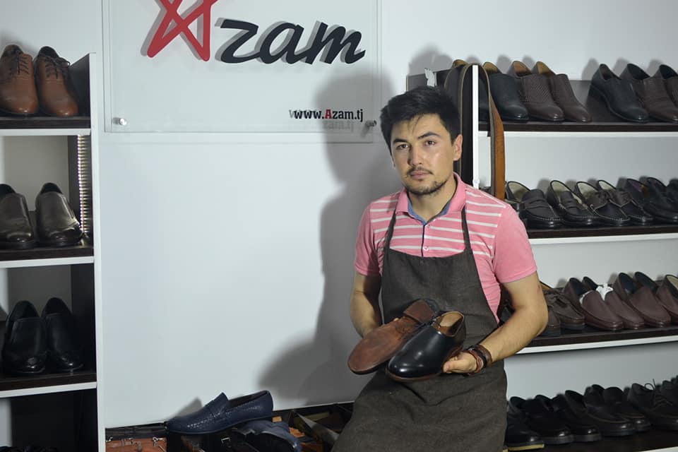 Таджик магазин. Таджикские туфли мужские. Таджикские ботинки мужские. Azam обувь. Грузинский бренд обуви.