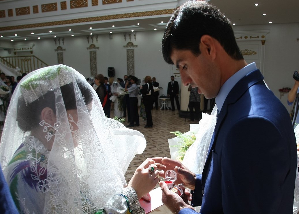 Загс душанбе. Свадьба в Таджикистане. Таджикская свадьба. Таджикские невесты. ЗАГС Таджикистан.