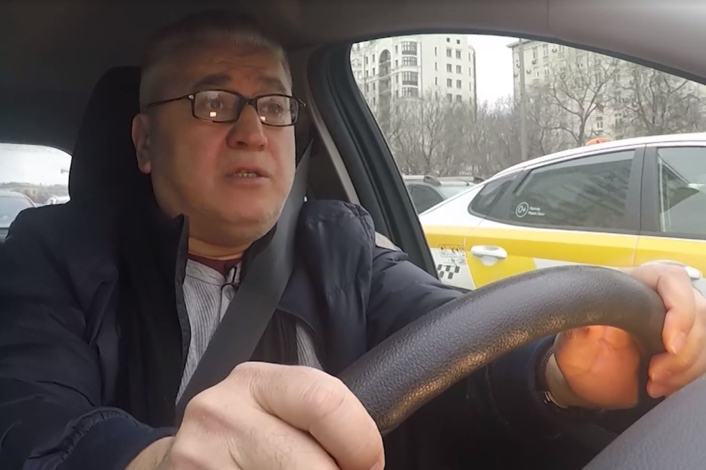 Таджики таксисты в москве. Таксист таджик. Таксисты из Таджикистана. Имена таджиков таксистов.