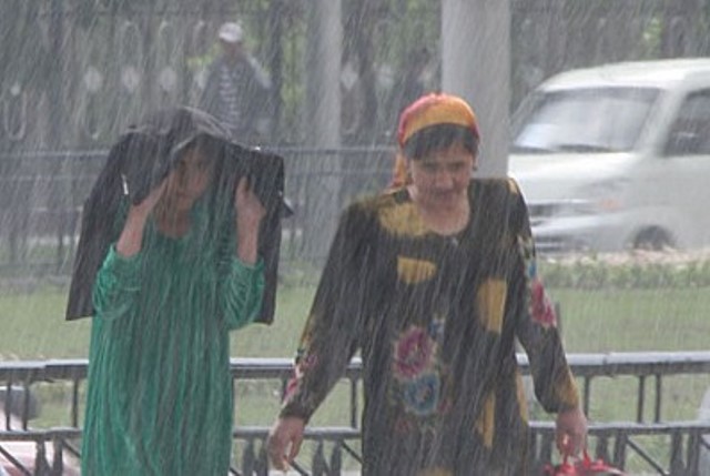 Завтра на таджикском. Душанбе дождь. Фото дождь в Душанбе. Погода в Душанбе. Когда дождь будет в Душанбе.