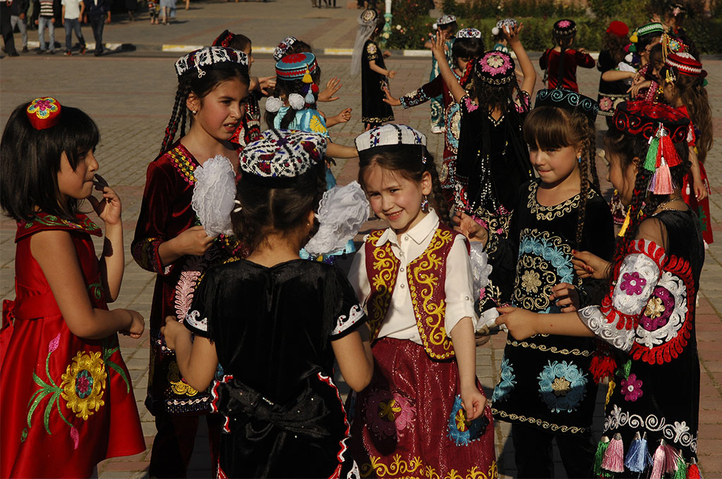 Tojik Chakan liboslari