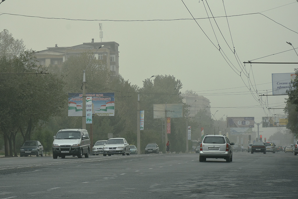 Погода душанбе 7. Душанбе климат. Пыльная буря в Душанбе. Погода в Душанбе. Ветер Таджикистан.
