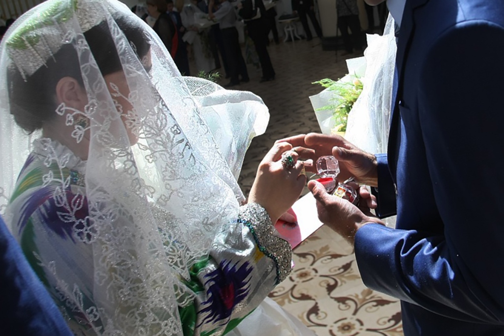 Загс душанбе. Свадьба в Таджикистане. Таджикская свадьба. Таджикская свадьба современная. Таджикская свадьба традиции.