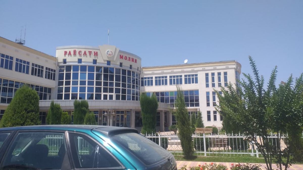 В Кулябе умер мужчина, поджегший себя у городского финуправления | Новости  Таджикистана ASIA-Plus