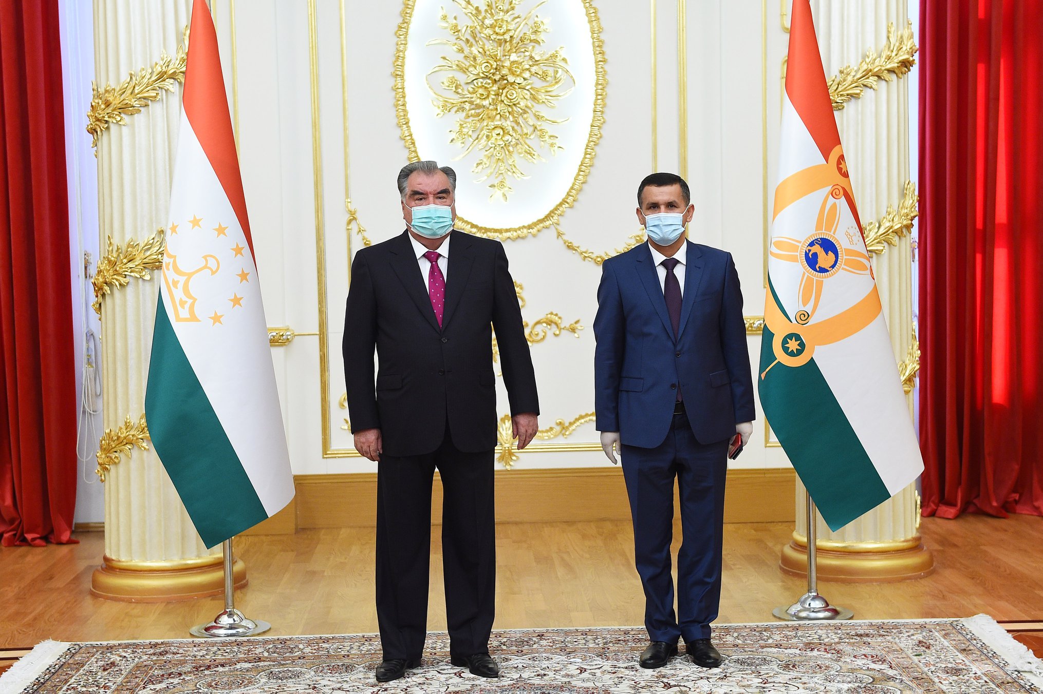 Президент Таджикистана Эмомали Рахмон вручил награды