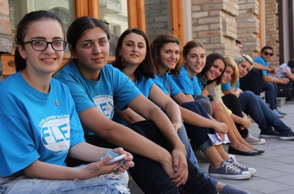 Приложение флекс. Flex программа обмена. Молодежь Таджикистана. Молодежь Таджикистана фото. Flex Future leaders Exchange.