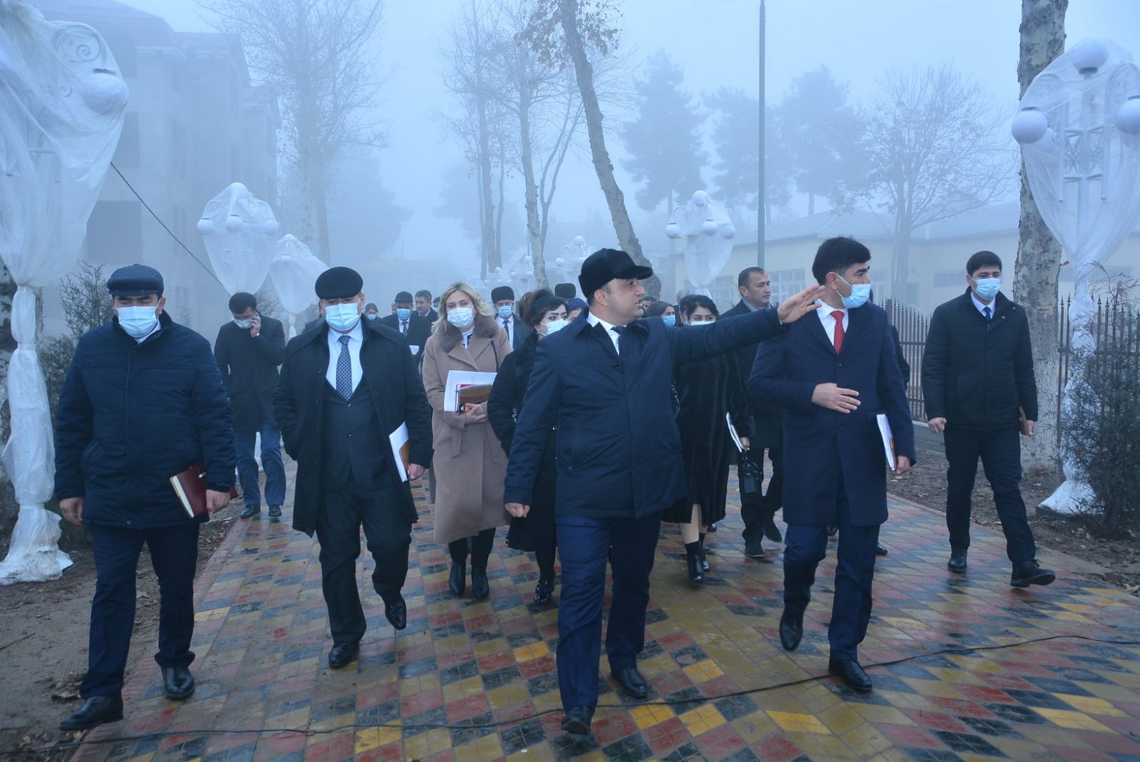 Погода в турсунзаде на 10. Таджикистан город Турсунзаде. Парк Турсунзаде. В парк в Турсунзаде город Турсунзаде. Таджикистан Турсунзаде 2021.