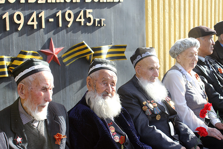 Абдулхаким исмаилов фото над рейхстагом