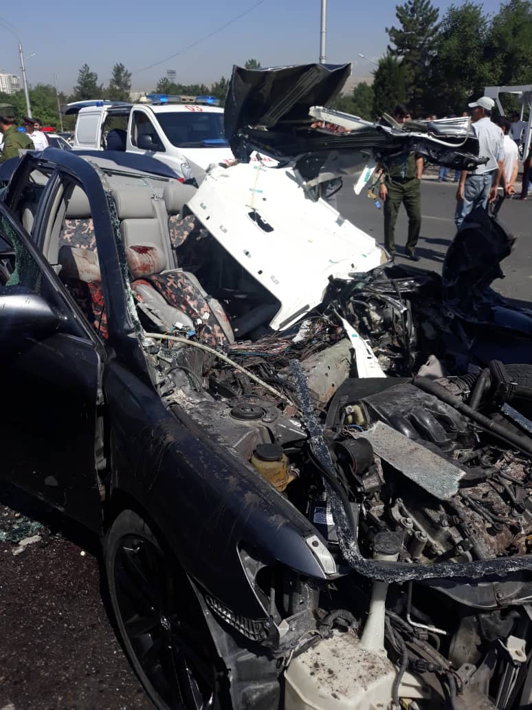 В Душанбе при столкновении иномарки с автобусом погибли двое, еще 9 ранены  | Новости Таджикистана ASIA-Plus