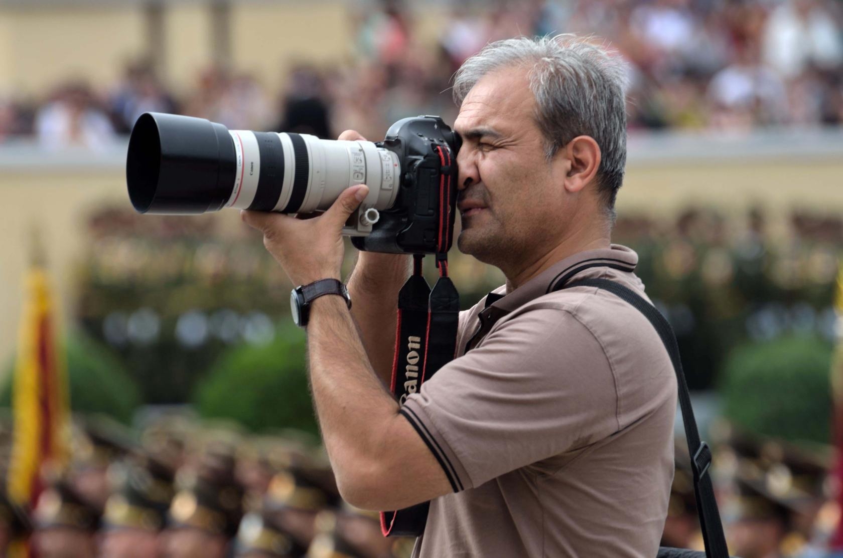 Фотографии журналиста. Нозим Каландаров. Фотограф Нозим Каландаров. Ильхам Мустафа фотокорреспондент. Олег Булдаков фотокорреспондент.