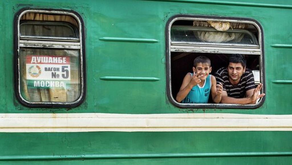 Отказываются ехать с таджиками. Таджики в поезде. Поезд Москва Душанбе. Душанбе поезд. Вагоны Таджикистана.