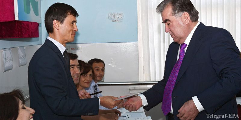 Сколько раз переписывали Конституцию Таджикистана и для чего?