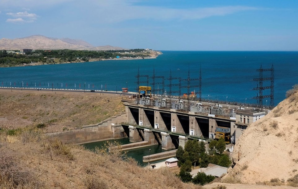 Кайраккумское водохранилище фото