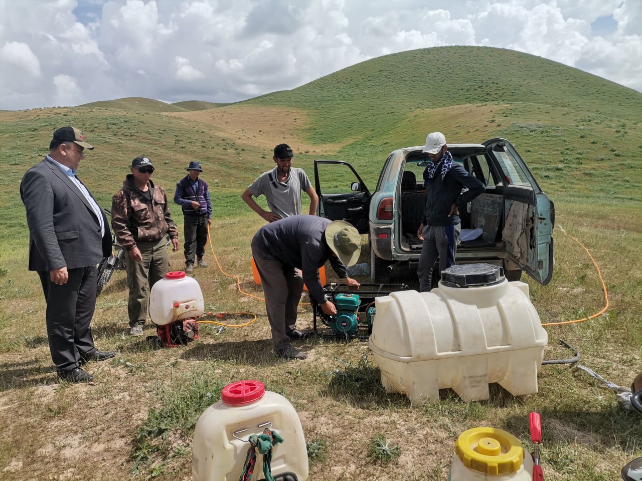 В Таджикистане около 62 тыс. га сельхозземель подверглись нашествию саранчи. Чем это грозит? 