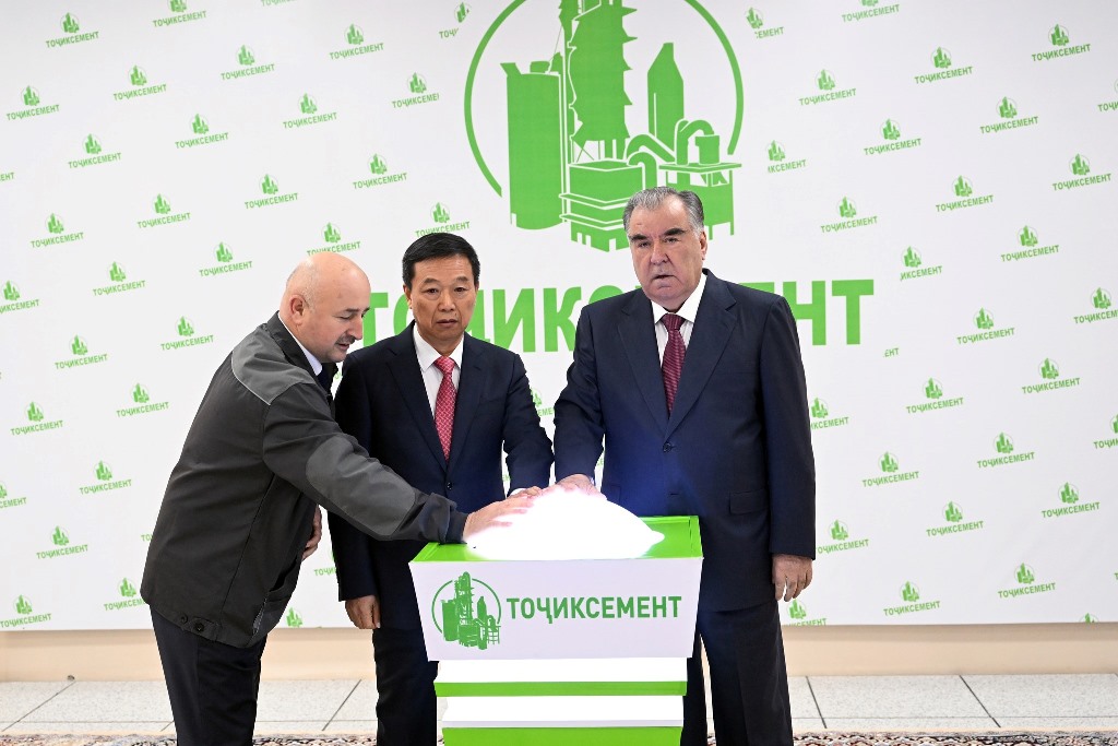 Душанбе готовится к закрытию старого цемзавода после открытия «Точиксемент» 