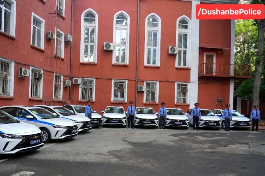 Душанбинским участковым передали новые автомобили для повышения оперативности работы