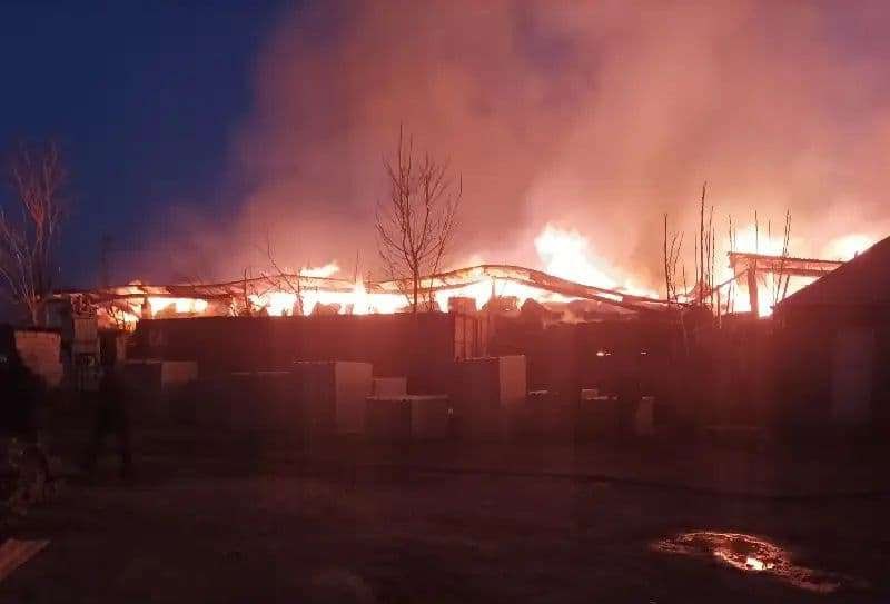 ВКД ҳалокати 3 ноболиғ дар пайи сӯхтор дар Ваҳдатро шарҳ дод