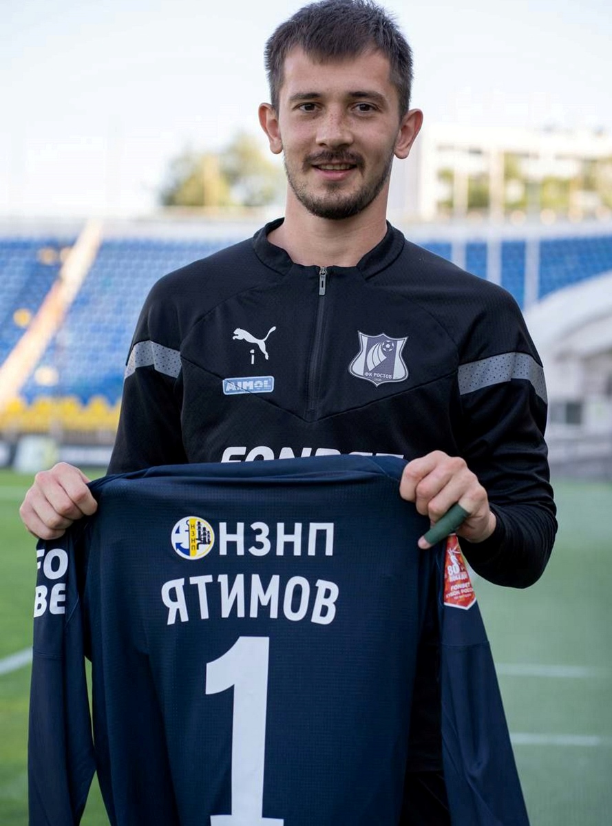 Рустам Ятимов стал лидером среди российских вратарей в голосовании на приз Яшина