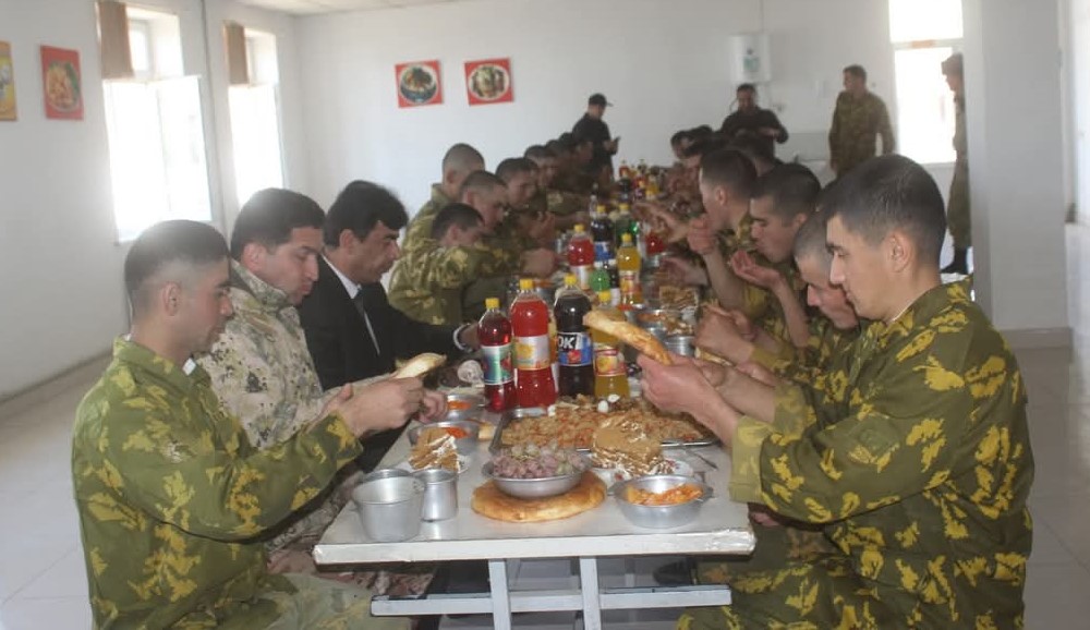 Қазияи “дуздӣ”-и пули хуроку либоси сарбозон. 9 тан зиндонӣ ва беш аз 60 кас ҷарима шуданд