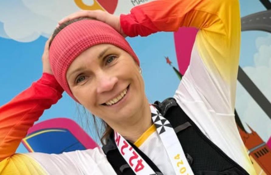 A Russian climber got stuck on the peak of Victory in Kyrgyzstan. They couldn't save her and declared her missing.