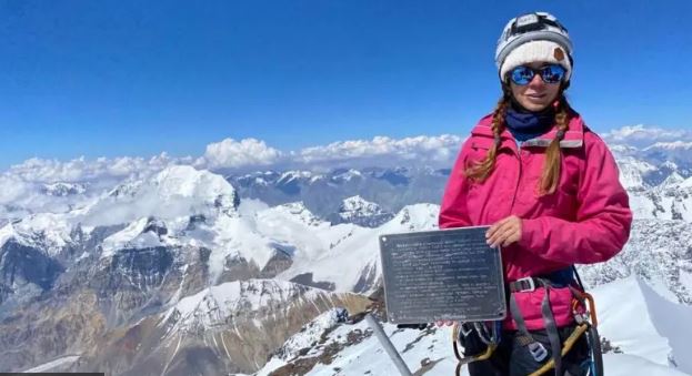 Bir yogoch bilan Blowjob