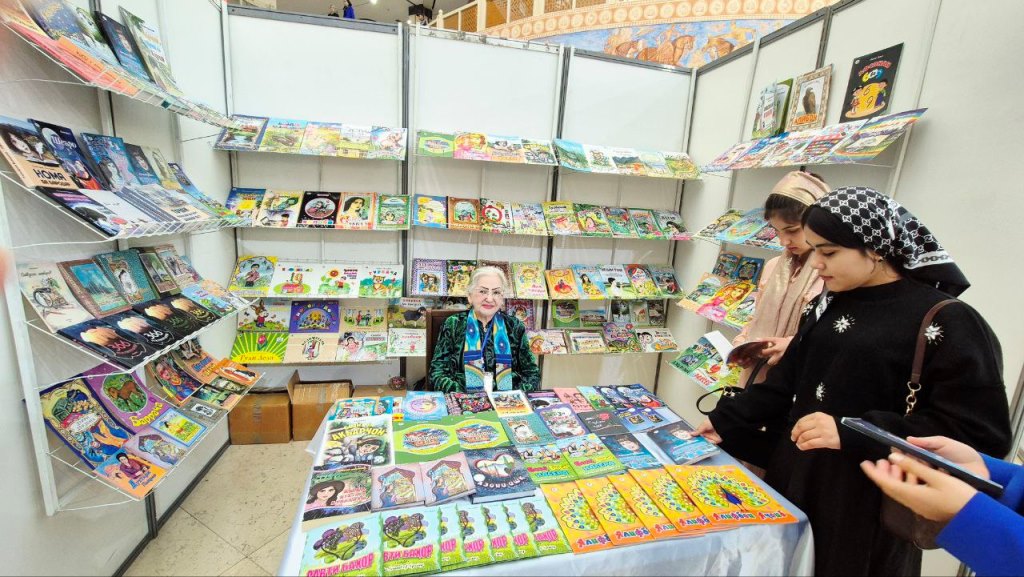 Аз Соя то Конфутсий. Дар намоишгоҳи байналмилалии “Китоби Душанбе” кадом асарҳо ба намоиш гузошта шудаанд?