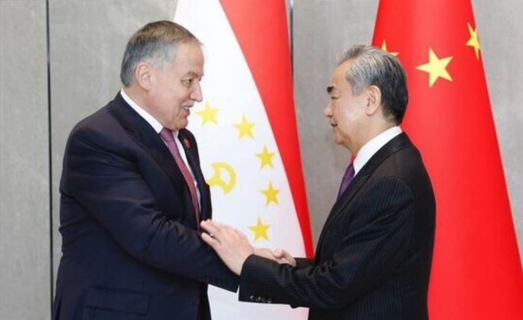 Вазири корҳои хориҷии Чин ба Тоҷикистон меояд