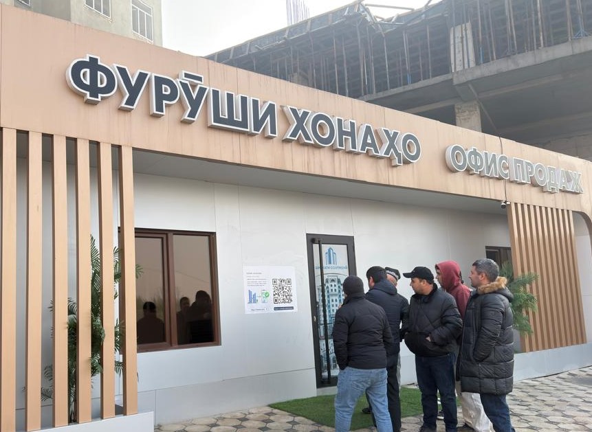 В Душанбе установили QR-коды для проверки новостроек. Как ими пользоваться и как они работают?