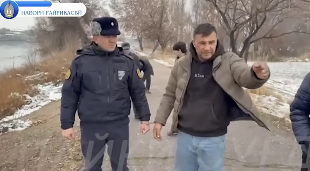 “Ҷасадашро ба дарёи Сир партофтаанд”. Боздошти ду мард бо гумони куштори ҳамдеҳаашон дар Суғд R
