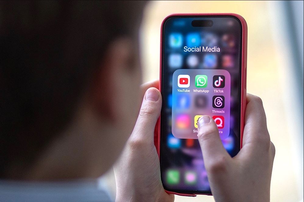 Минобрнауки Таджикистана поддержало запрет на пользование соцсетями для детей до 14 лет