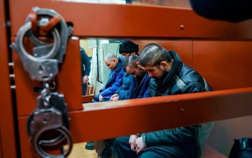 “Ҳабси абад мехоҳем”. Вакили дифои ҷабрдидагони ҳамла ба “Крокус” гуфт, аз додрас ҷазои сахттарин талаб мекунад