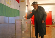 Народ Таджикистана выбирает президента (фото)
