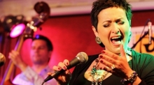 Грузинская и российская певица Этери Бериашвили исполнила таджикскую песню «Ситораи ман»
