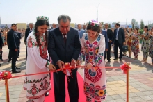 Эмомали Рахмон открыл десятки праздничных объектов в Душанбе
