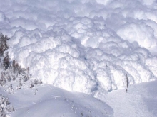 Более 20 снежных лавин сошли на трассу Душанбе-Худжанд