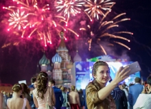 Более 140 тысяч школьников приняли участие в выпускных вечерах в России