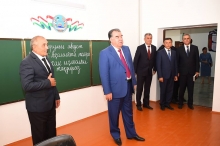 Президент подарил детям района Носири Хусрав новую школу. Она построена на арабские деньги