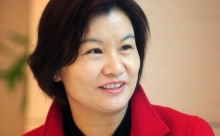 Миллиарды на стекле: как Чжоу Цюньфэй стала богатейшей женщиной Китая