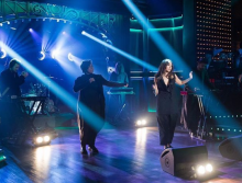 Манижа спела в 