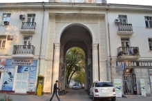 В Душанбе cносят знаменитые «дома с арками»