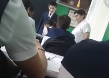 Скандальное видео: учитель ударил школьницу. Минобразования разбирается
