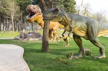 В мире динозавров и роботов: в столице открылся детский комплекс «Дунеи афсона»